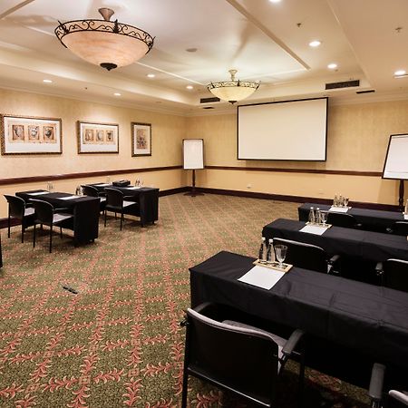Palazzo Hotel Форуэйс Экстерьер фото A typical meeting room