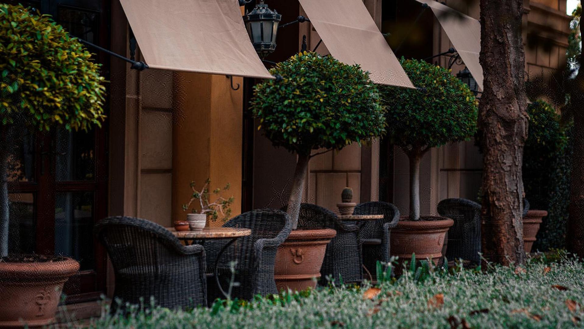 Palazzo Hotel Форуэйс Экстерьер фото The hotel's garden