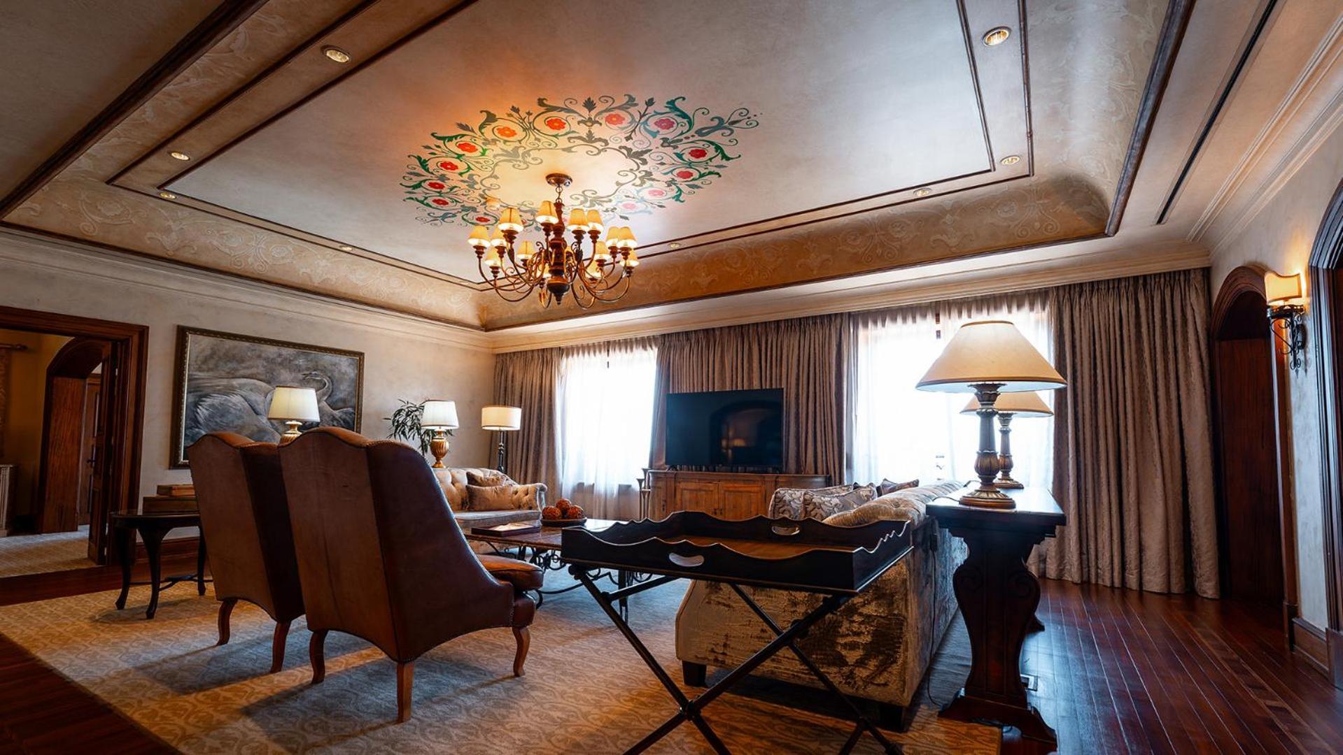 Palazzo Hotel Форуэйс Экстерьер фото The living room of the presidential suite