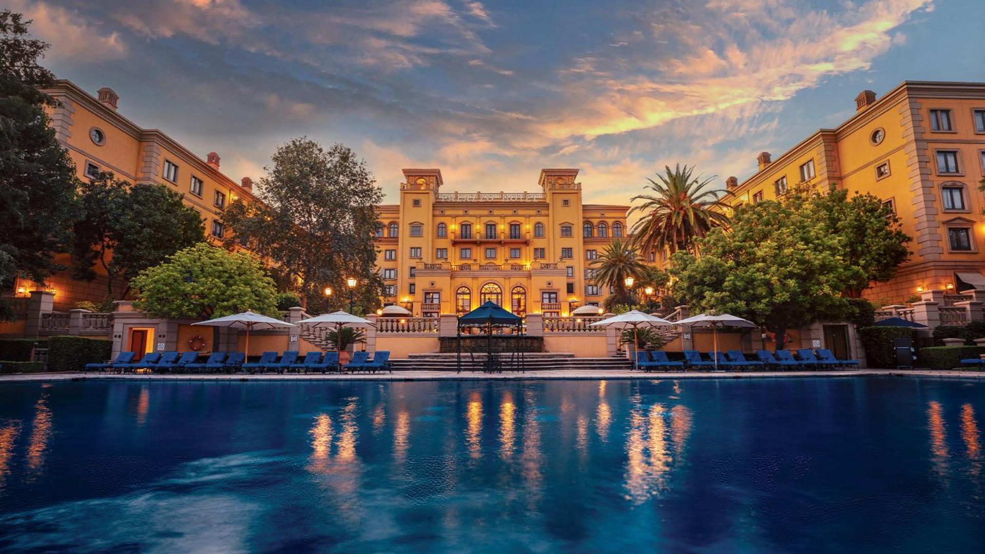 Palazzo Hotel Форуэйс Экстерьер фото The Royal Hotel