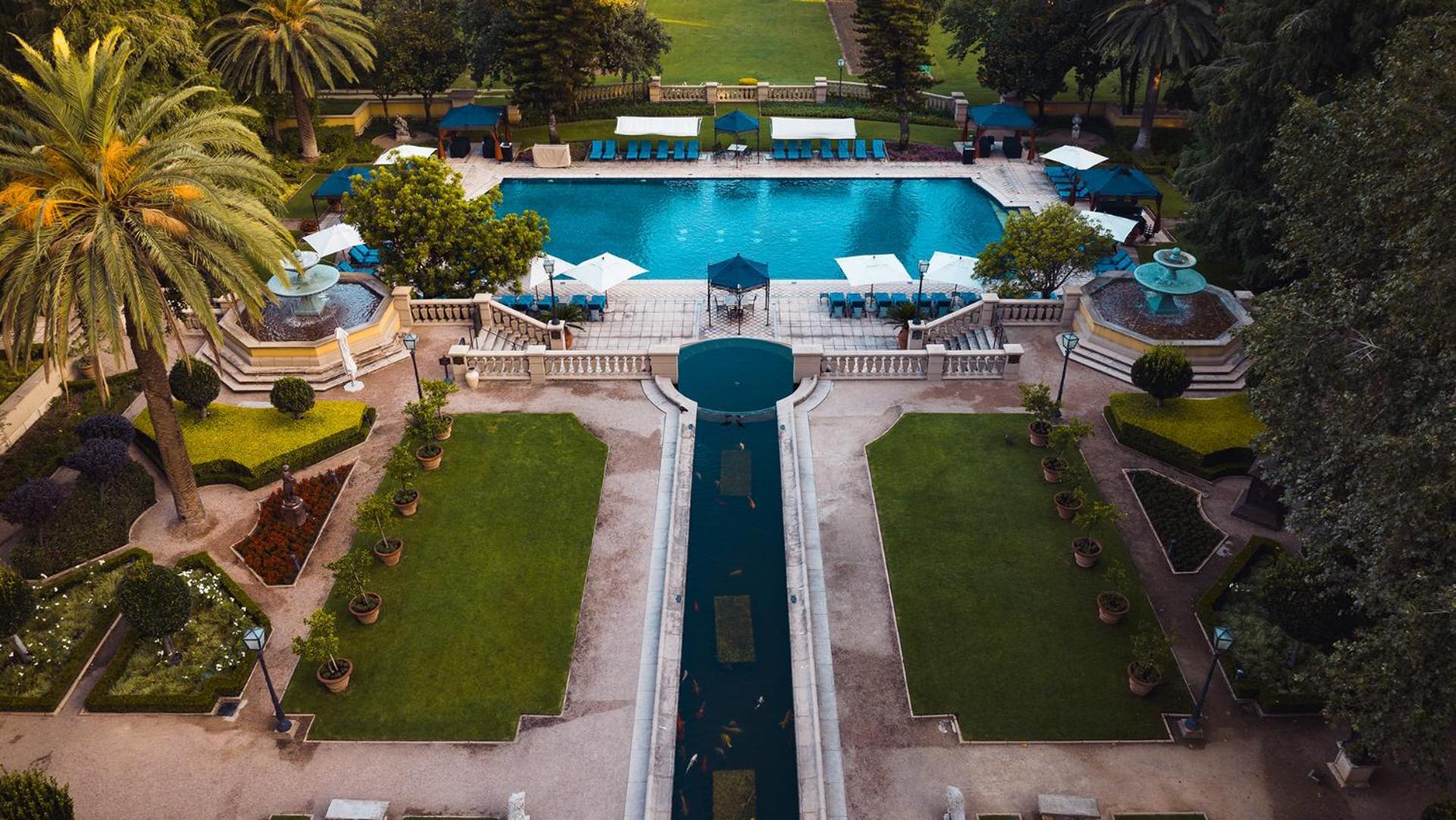 Palazzo Hotel Форуэйс Экстерьер фото The pool at the Taj Mahal Palace