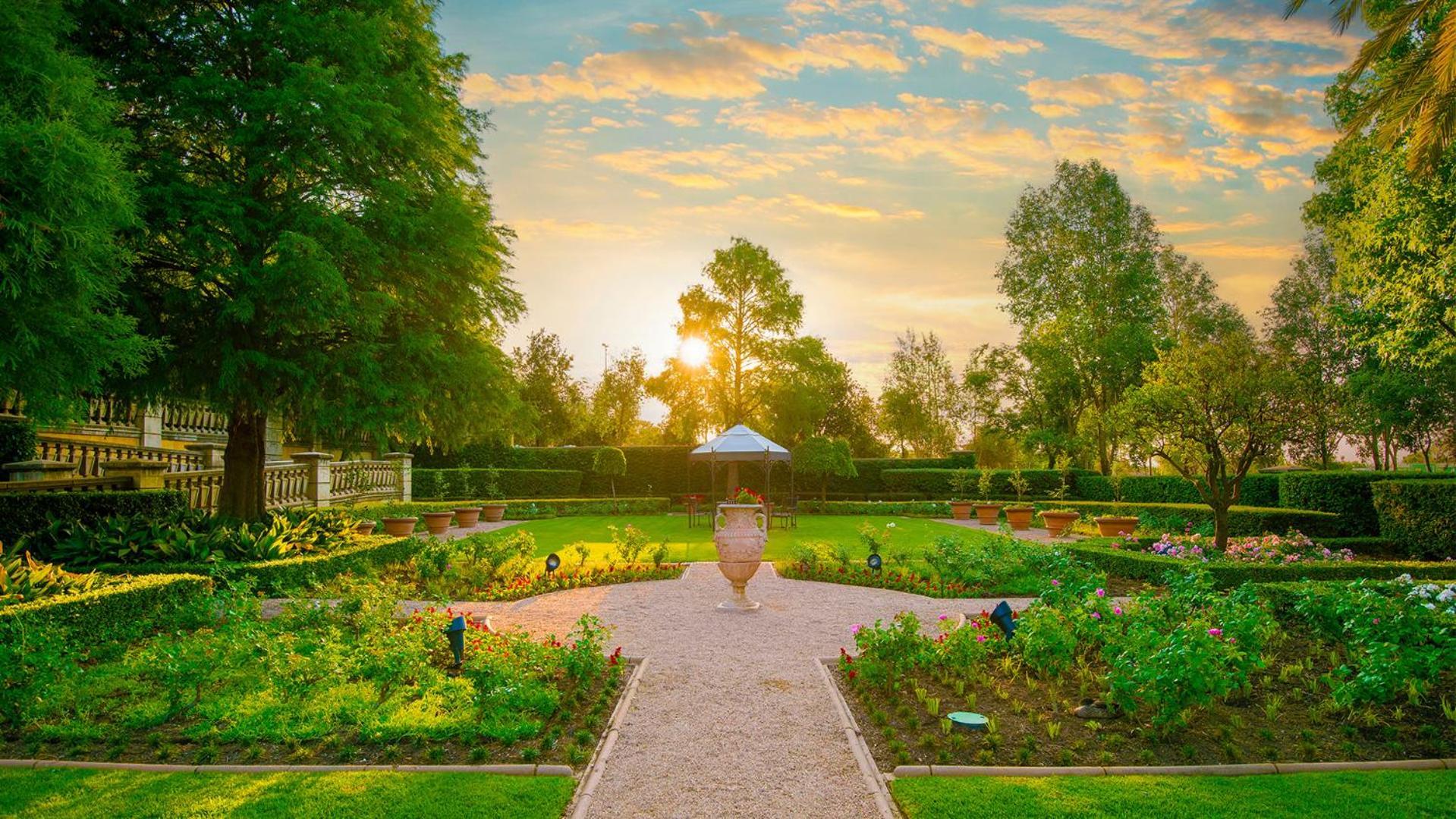 Palazzo Hotel Форуэйс Экстерьер фото The Gardens at the Dallas Arboretum and Botanical Garden